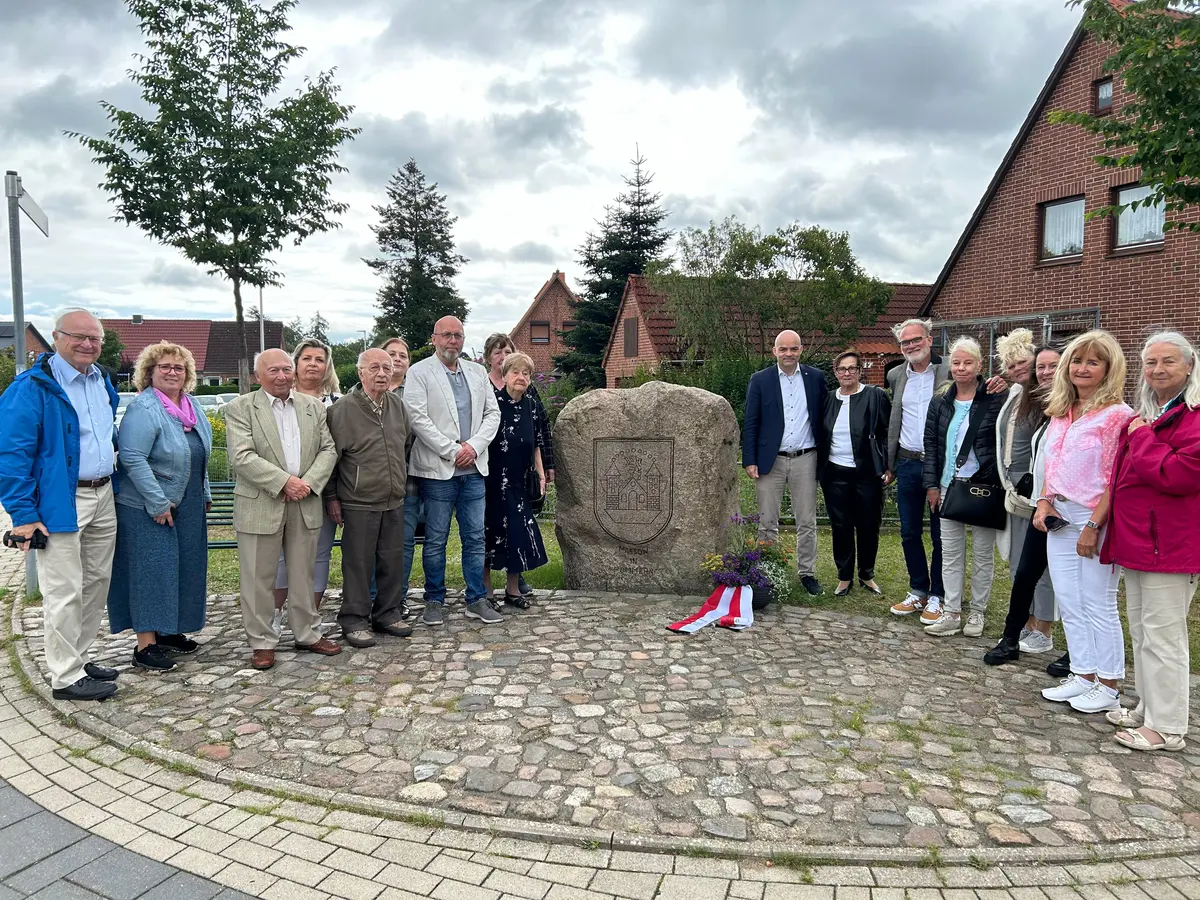 Die Teilnehmer:innen am Heimattreffen Massow