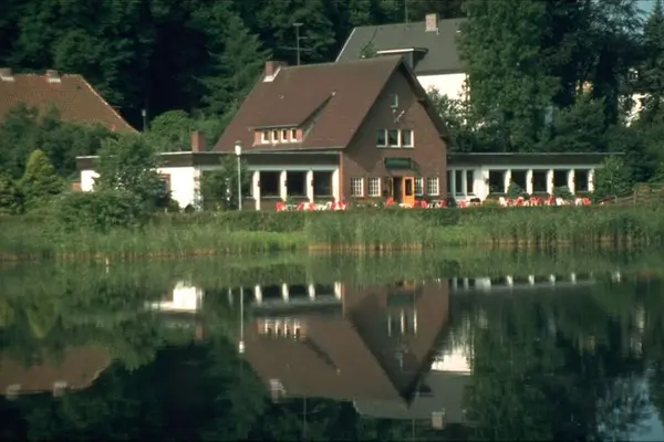 Villenstraße 13a, "Forsthaus am Wildpark"