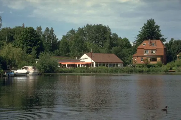 "Paradies am See"